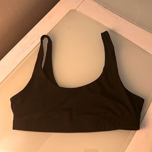Vuori sports bra size small